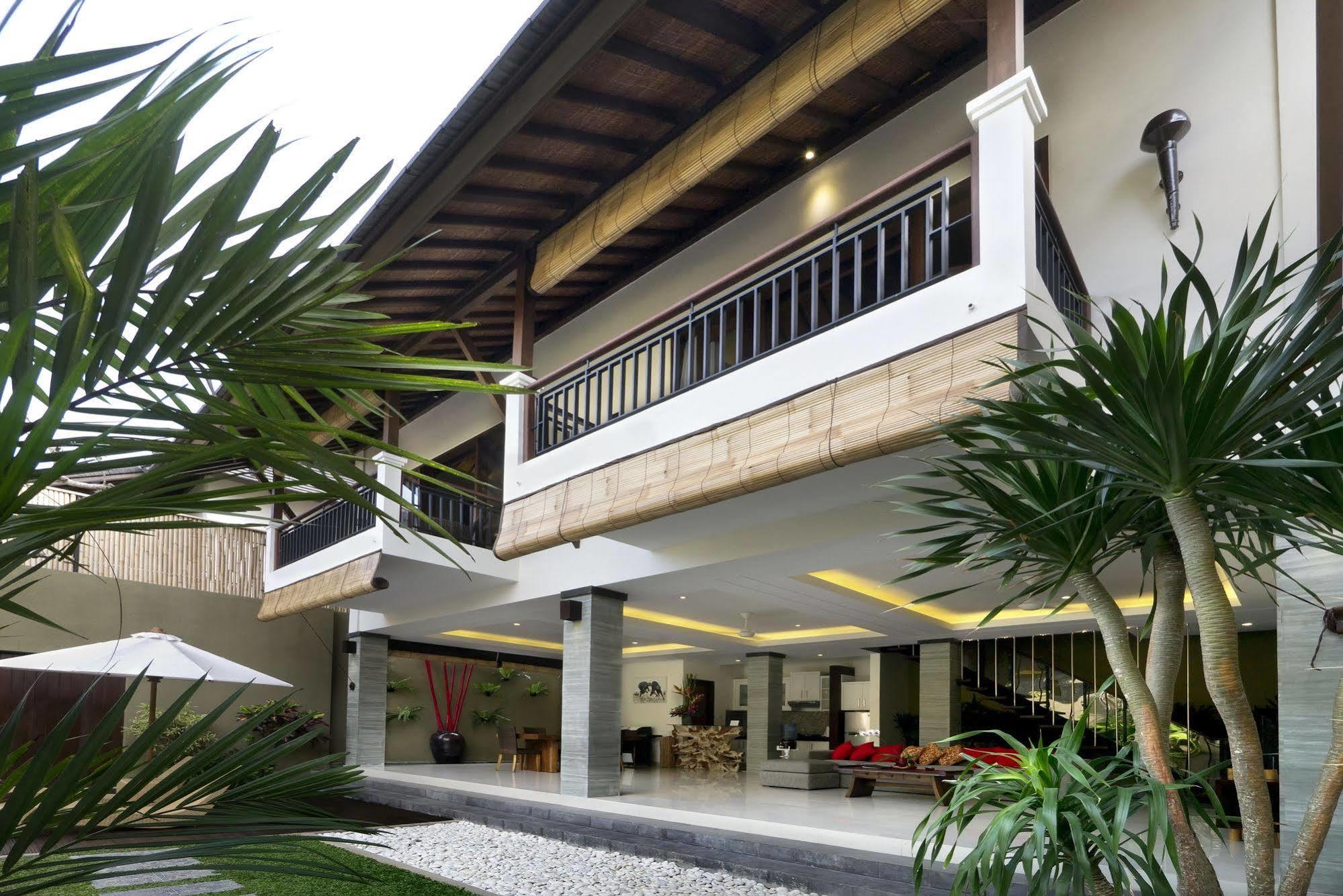 The Kumpi Villas Seminyak Exteriör bild