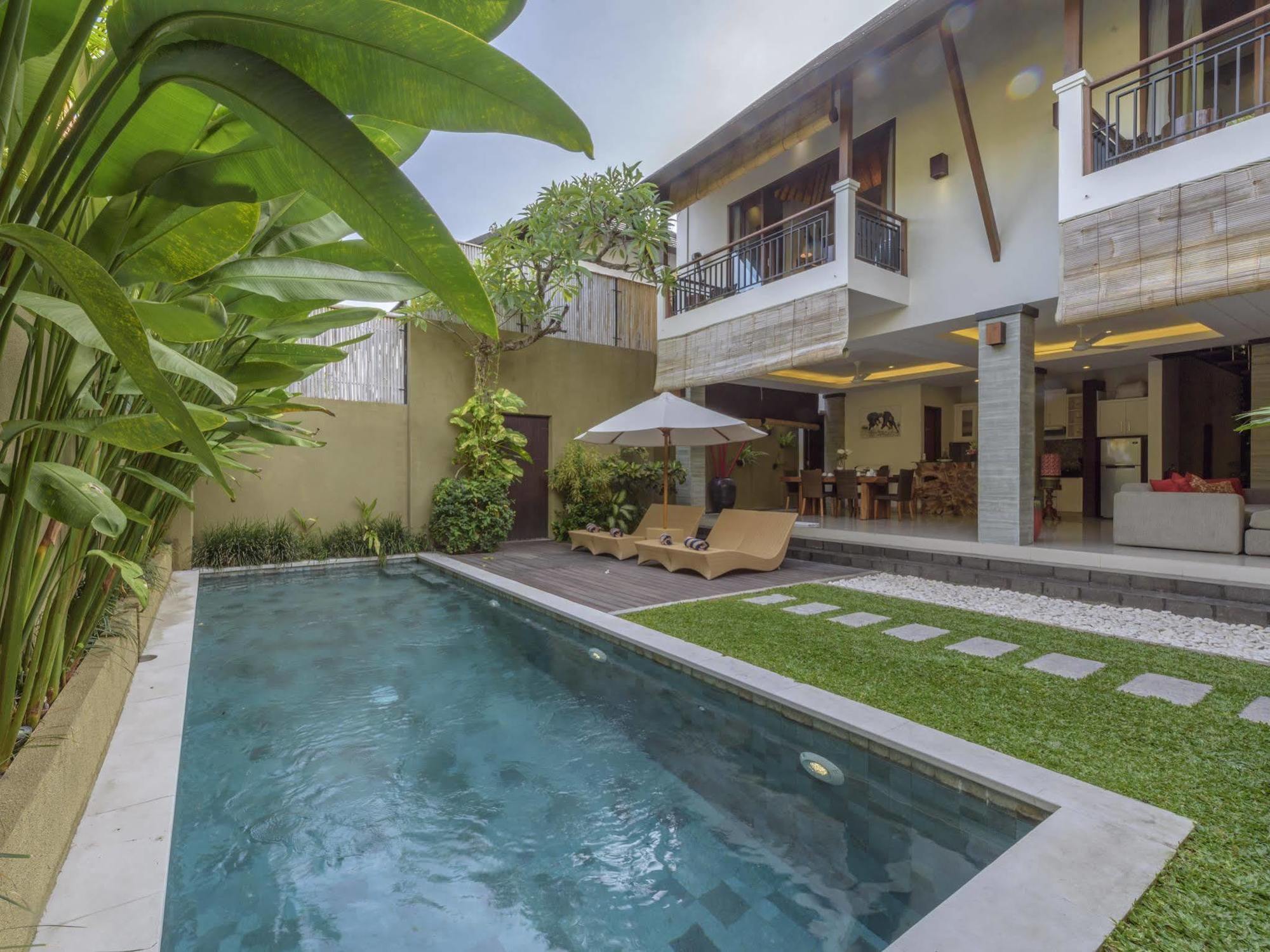 The Kumpi Villas Seminyak Exteriör bild