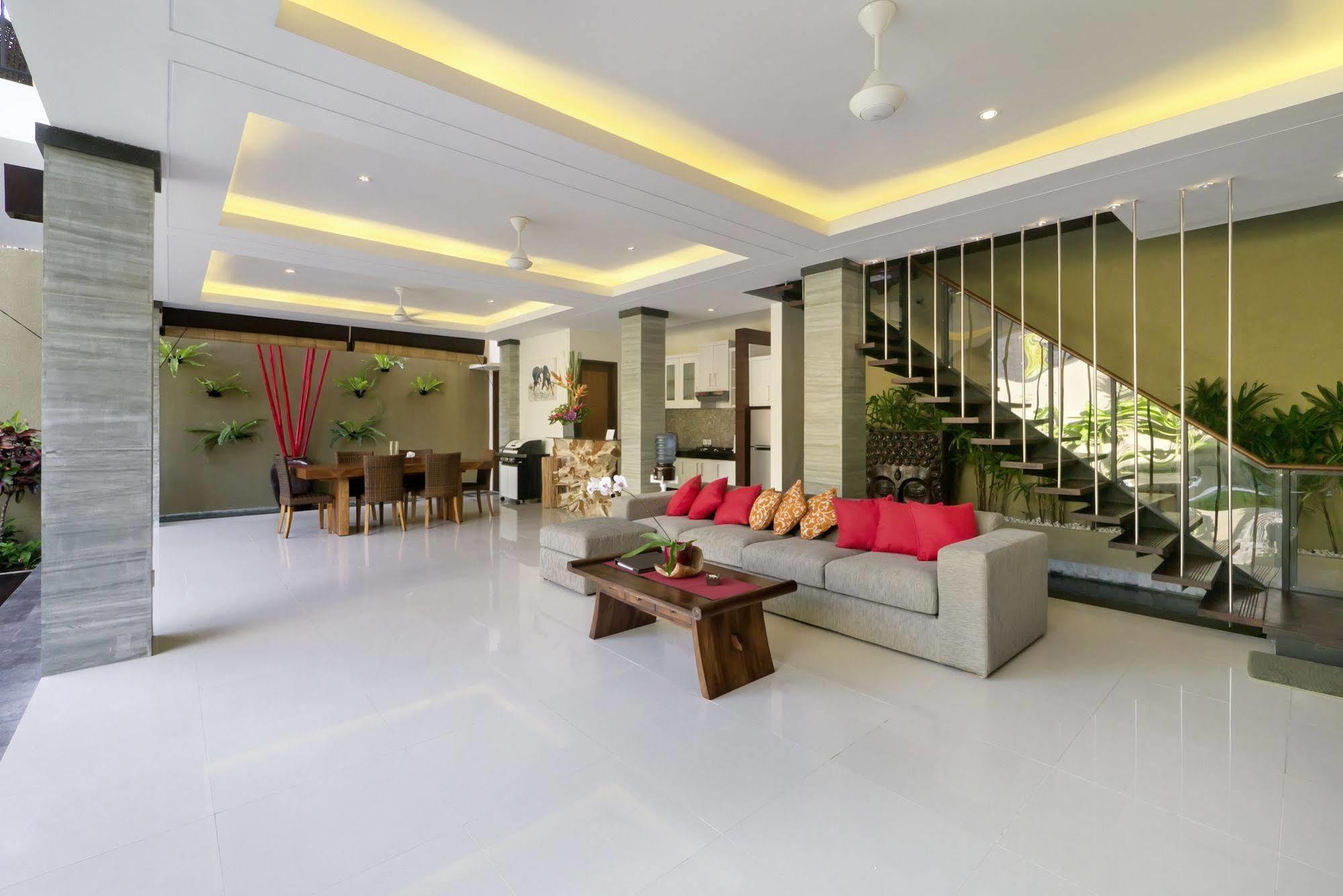 The Kumpi Villas Seminyak Exteriör bild